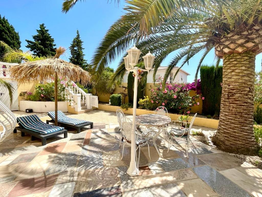 Villa Eva Asiana Guesthouse With Shared Pool Benissa Buitenkant foto
