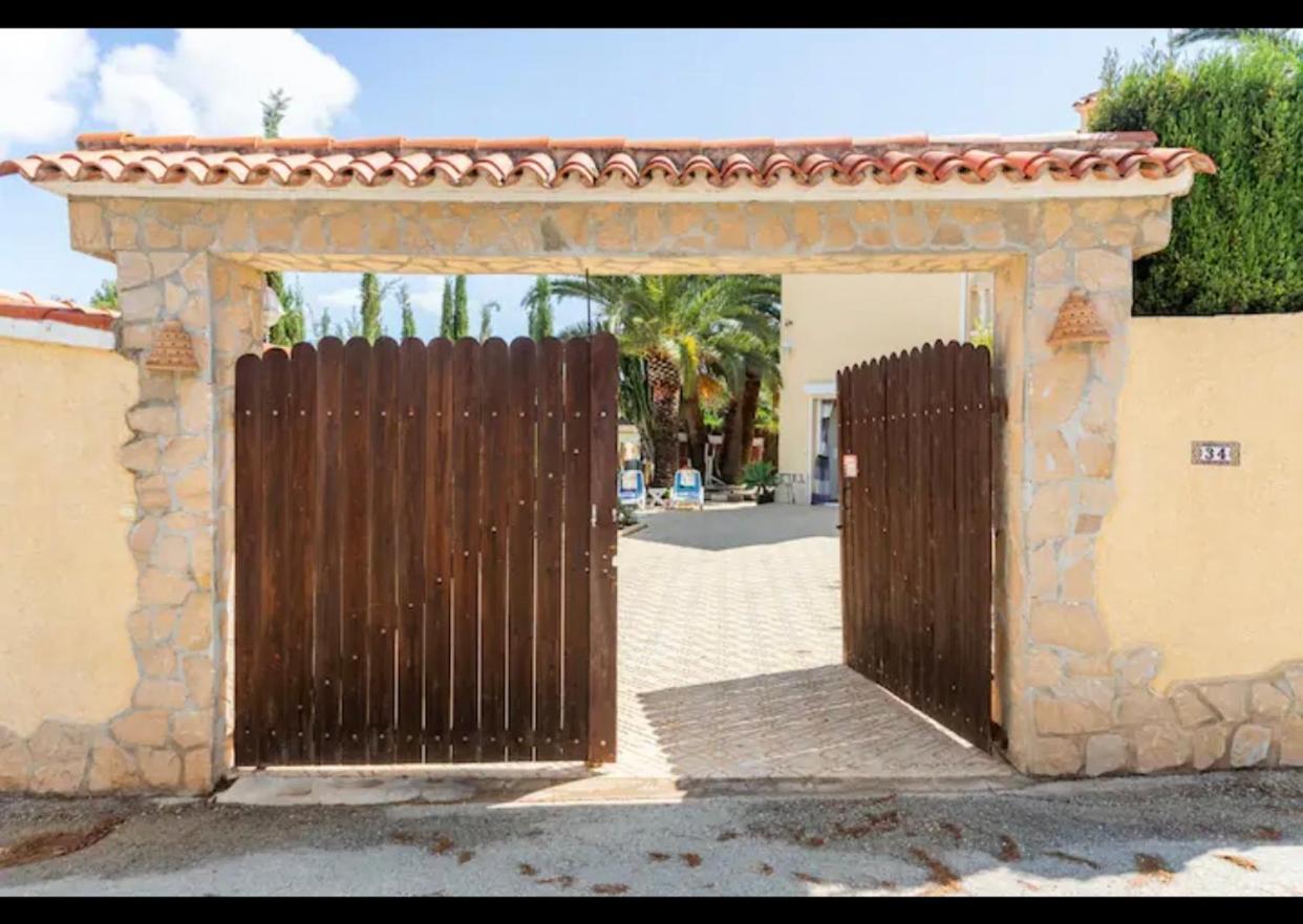 Villa Eva Asiana Guesthouse With Shared Pool Benissa Buitenkant foto