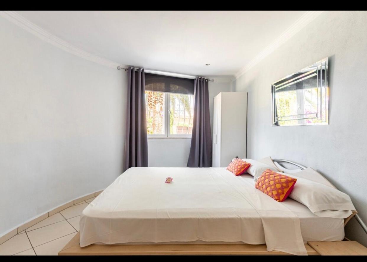 Villa Eva Asiana Guesthouse With Shared Pool Benissa Buitenkant foto